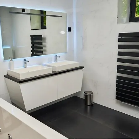 Raspail Гостевой дом 4*
