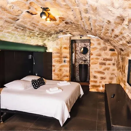 Гостевой дом Raspail 4*